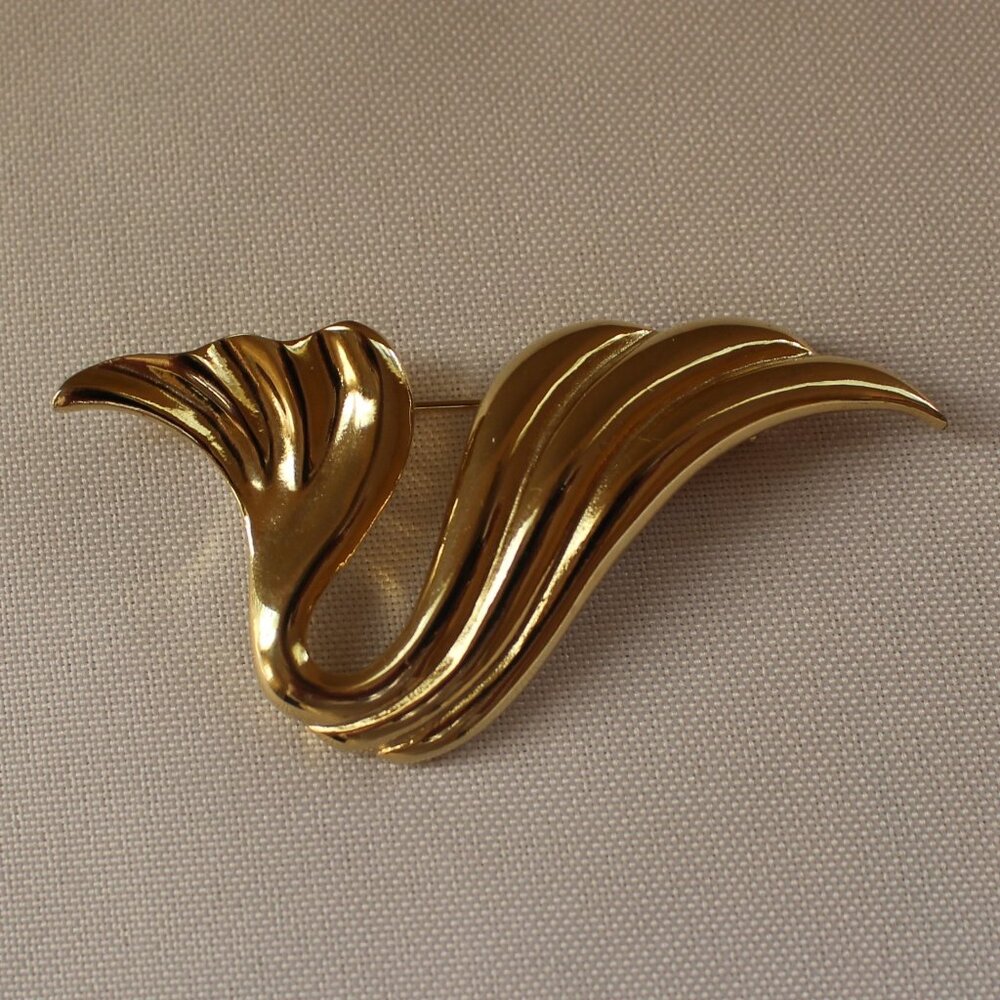 Vintage Gold Tone Abstract Brooch signed MJent